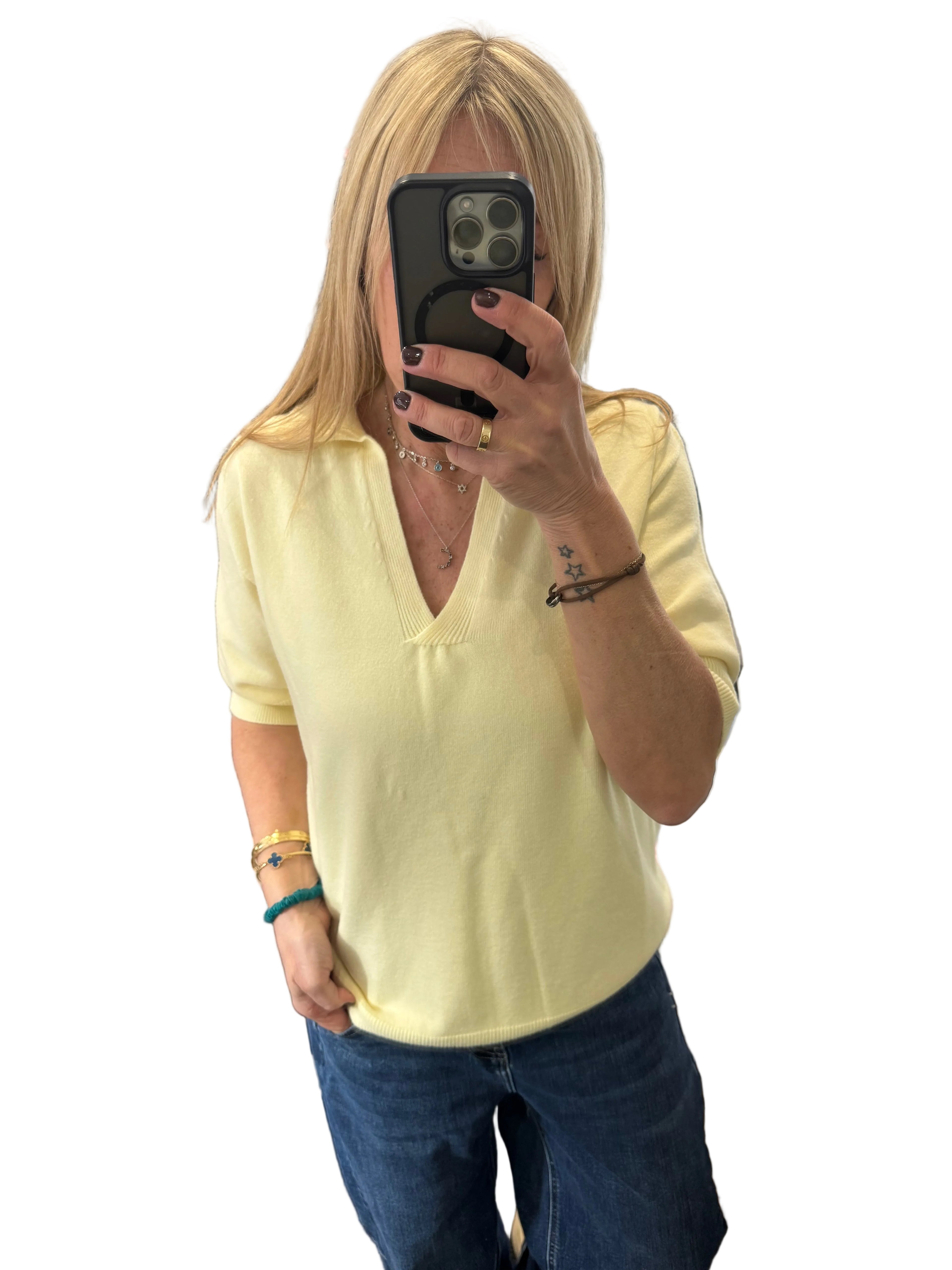 Fine knit lemon collar top