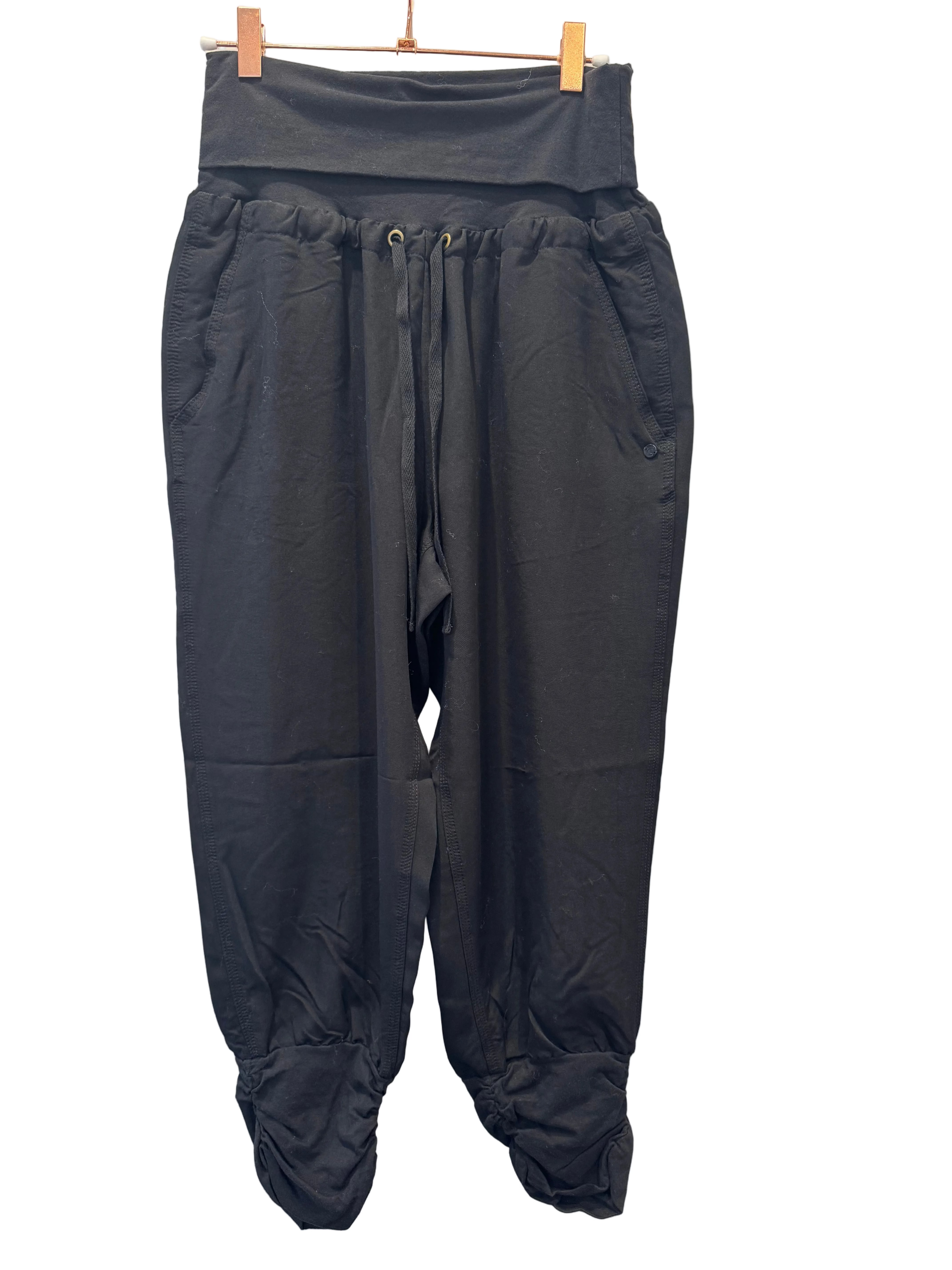 Cream clothing line pant